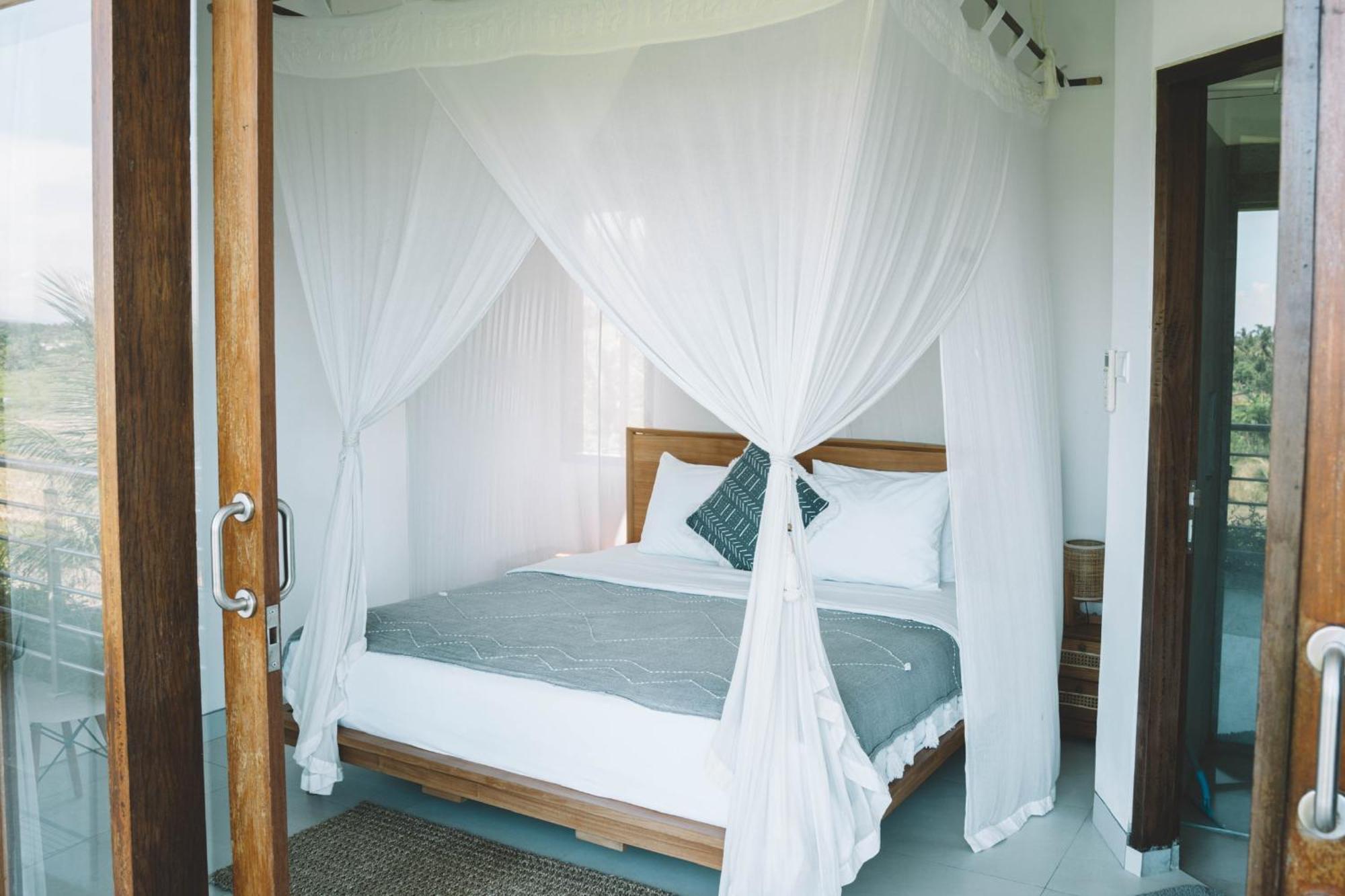 Three Palms Surf & Stay Medewi Airsatang Exterior foto