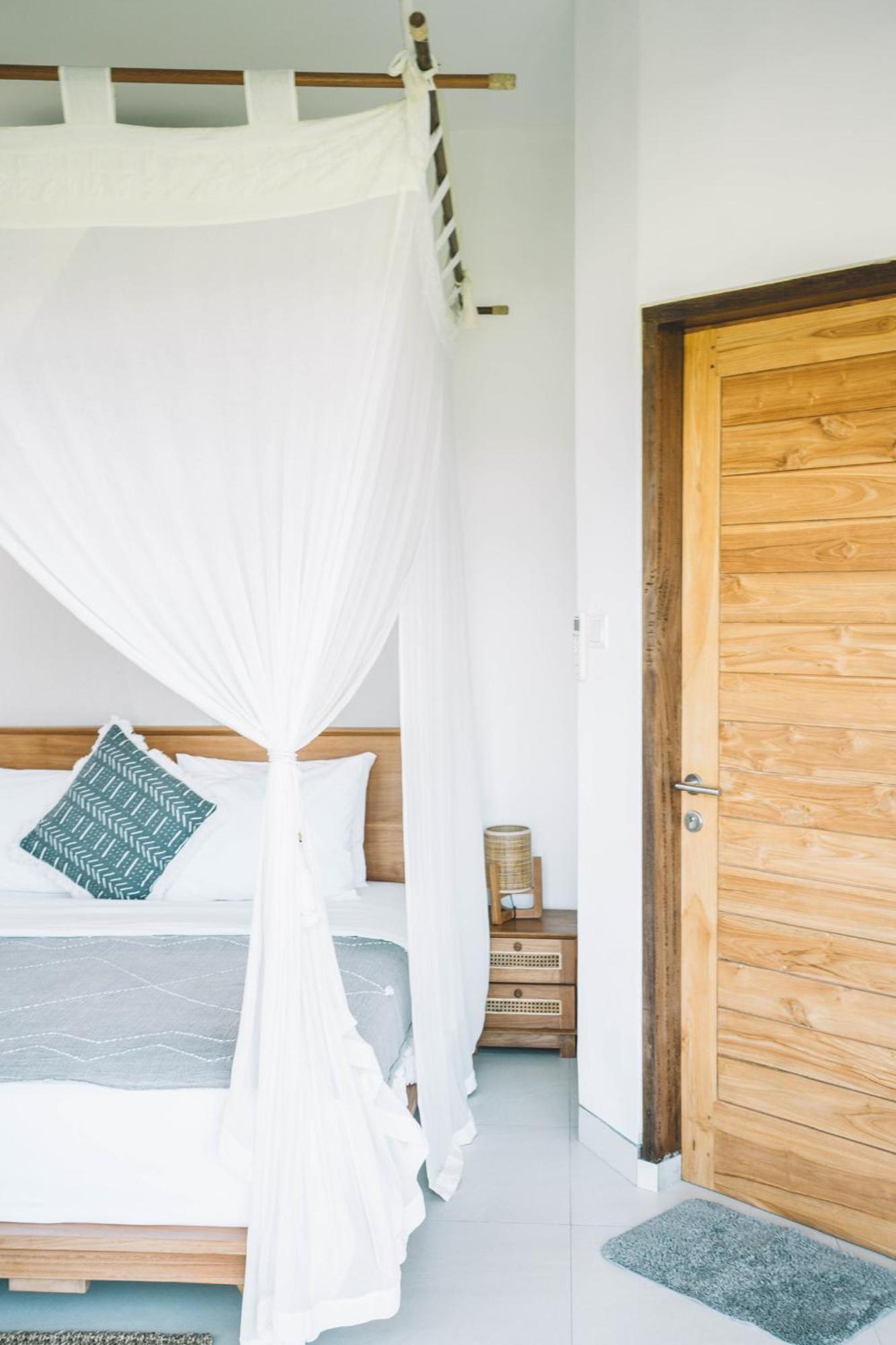 Three Palms Surf & Stay Medewi Airsatang Exterior foto